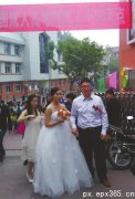 当婚礼装上成人教育考试时 我们该怎么办